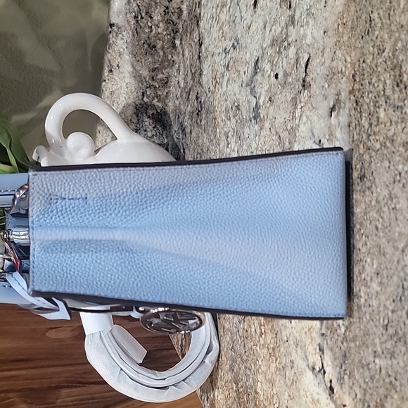 Michael Kors NWT Mercer Pebbled Leather Crossbody Bag IN PALE BLUE - Picture 4 of 8